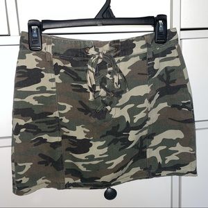 camo forever 21 skirt